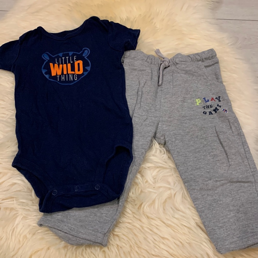 Sweet Child of Mine Navy Onesie Bodysuit & Gray Sweatpants in size 18-24M